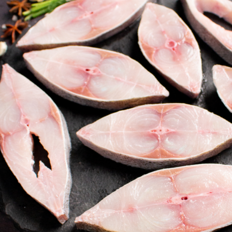 Fresh Royal Black Pomfret Cleaned & Cut (400g) – Premium Fish, Fresh & Ready to Cook